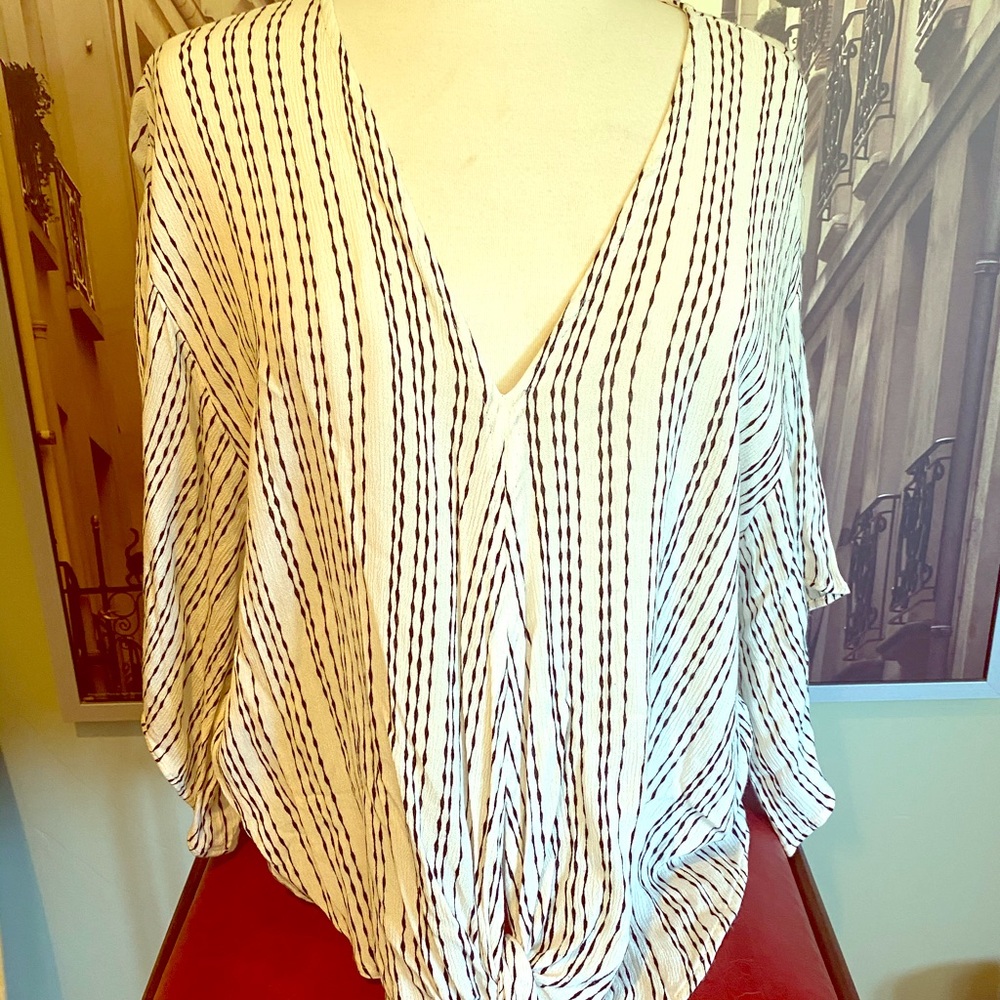 Flowy mid sleeve V neck tie front blouse